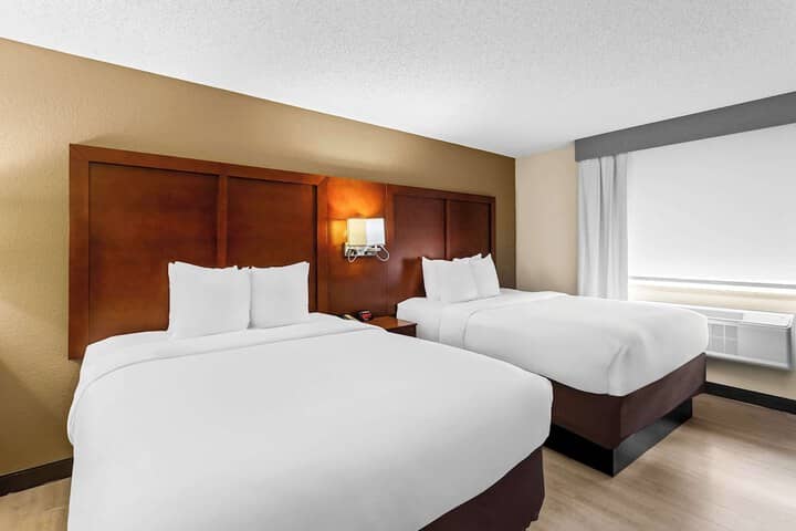 Room 32 of 59