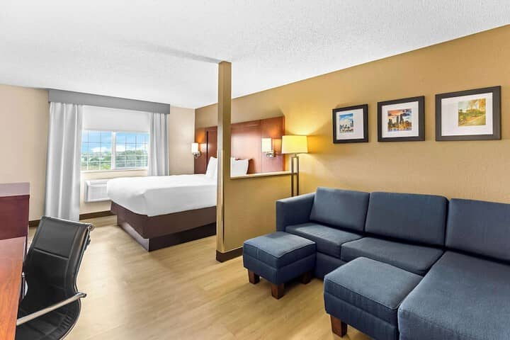 Room 30 of 59