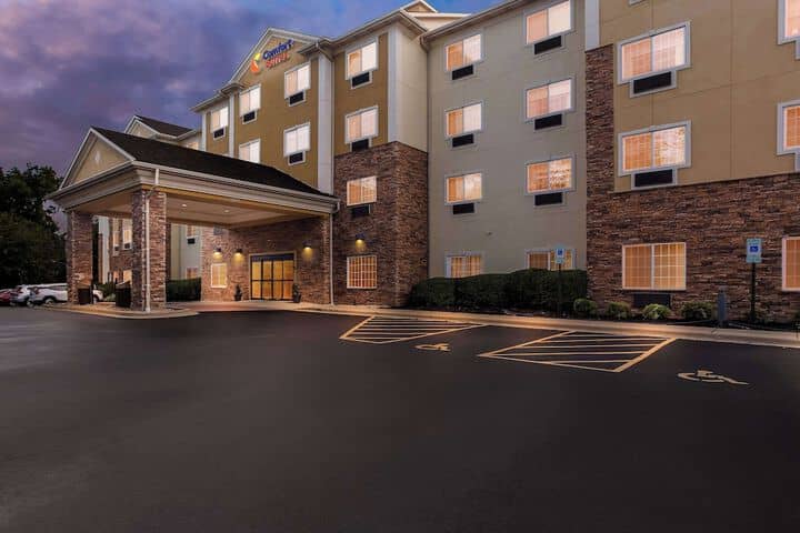Hotel 53 of 59