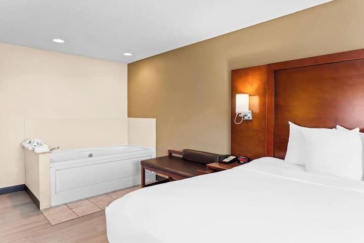 Room 27 of 59
